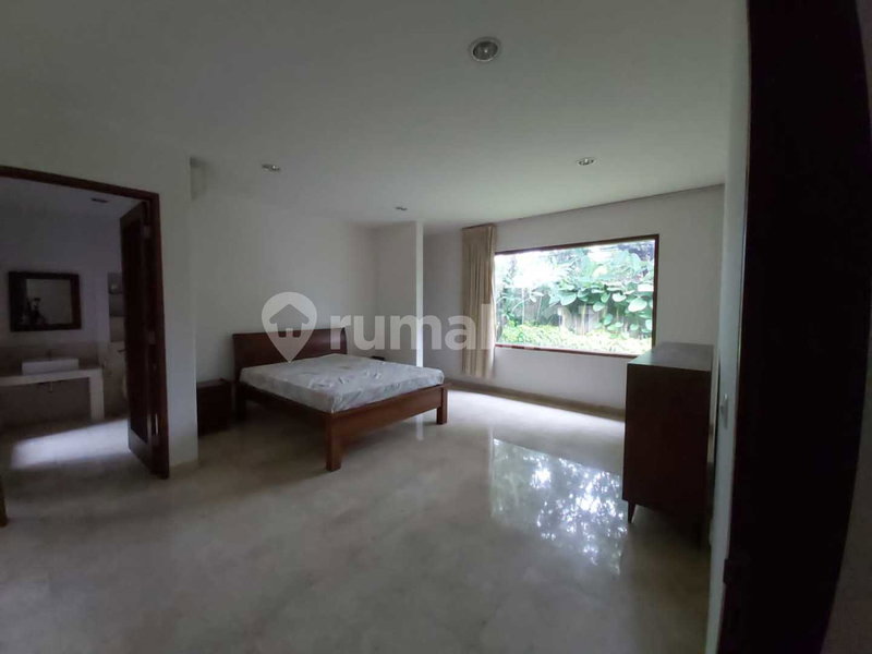 House for rent in Jakarta, Indonesia · Menteng · 4 rooms, 4 baths