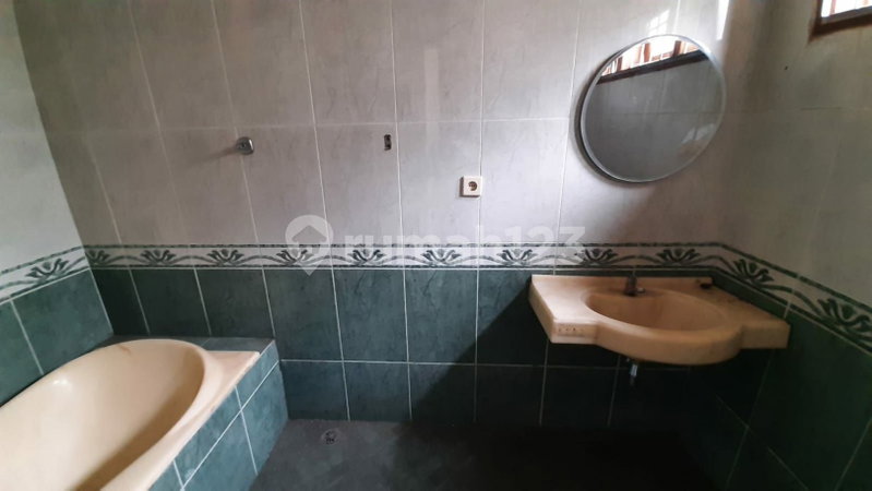 House for rent in Bandung, Indonesia · 4 rooms, 3 baths