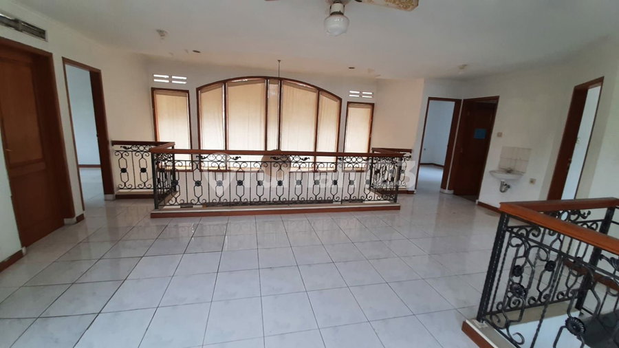 House for rent in Bandung, Indonesia · 4 rooms, 3 baths