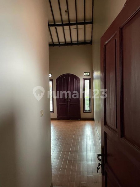 House for rent in Bandung, Indonesia · 4 rooms, 3 baths