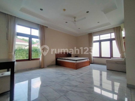 House for rent in Bandung, Indonesia · 6 rooms, 5 baths