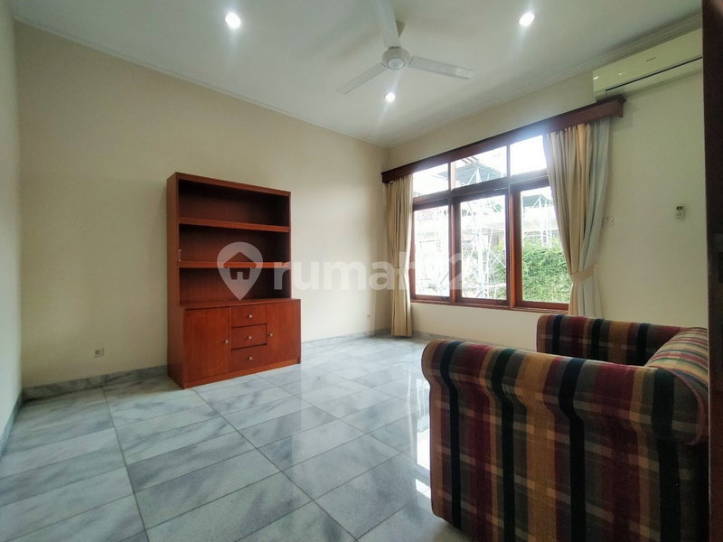 House for rent in Bandung, Indonesia · 6 rooms, 5 baths