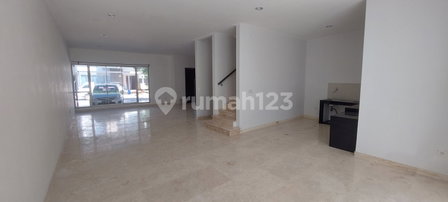House for rent in North Jakarta, Indonesia · Penjaringan · 3 rooms, 3 baths