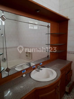 House for rent in Bandung, Indonesia · 4 rooms, 3 baths