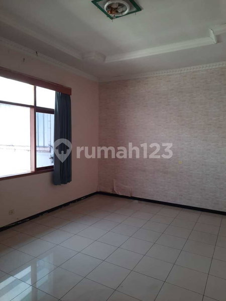 House for rent in Bandung, Indonesia · 4 rooms, 3 baths