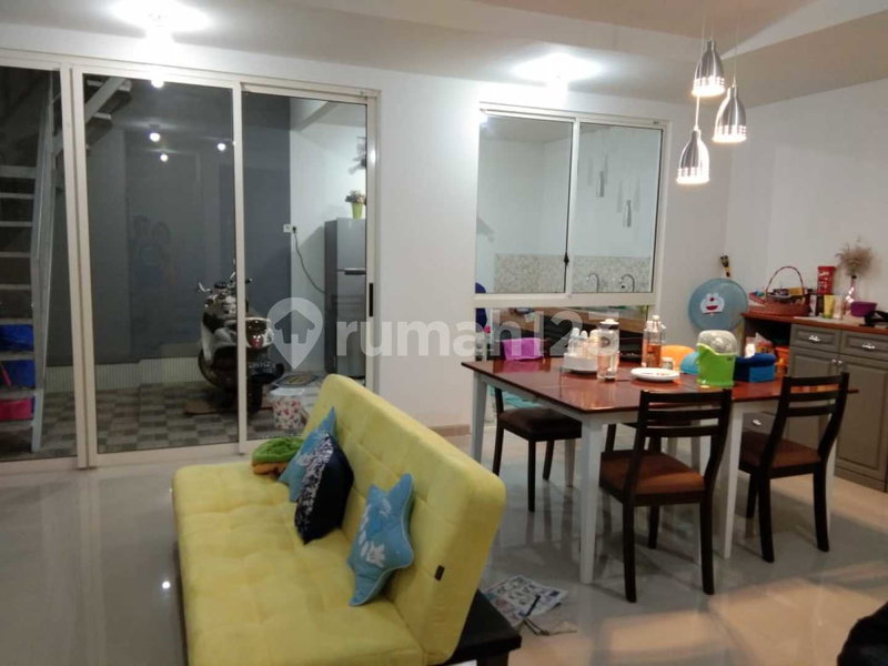 House for rent in Tangerang, Indonesia · Sukasari · 3 rooms, 2 baths