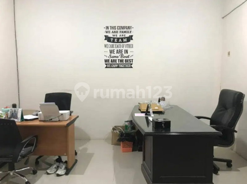 House for rent in Tangerang, Indonesia · Sukasari · 5 rooms, 4 baths