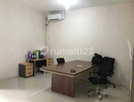 House for rent in Tangerang, Indonesia · Sukasari · 5 rooms, 4 baths