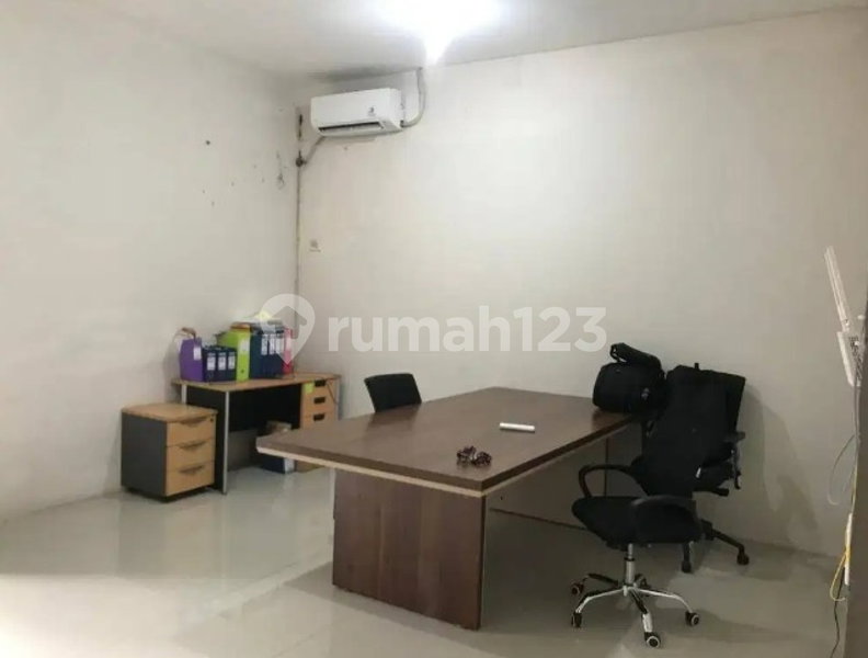 House for rent in Tangerang, Indonesia · Sukasari · 5 rooms, 4 baths