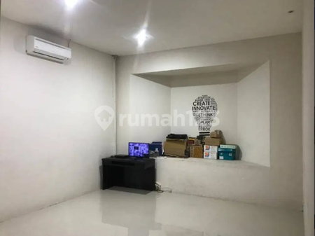House for rent in Tangerang, Indonesia · Sukasari · 5 rooms, 4 baths