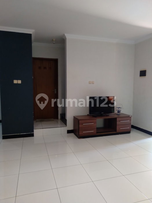 House for rent in Tangerang, Indonesia · Sukasari · 3 rooms, 2 baths
