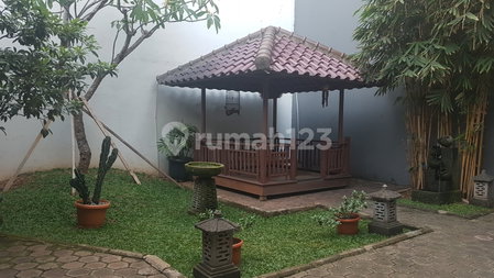 House for rent in West Jakarta, Indonesia · Kembangan · 3 rooms, 3 baths