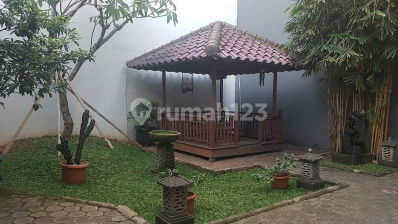 House for rent in West Jakarta, Indonesia · Kembangan · 3 rooms, 3 baths