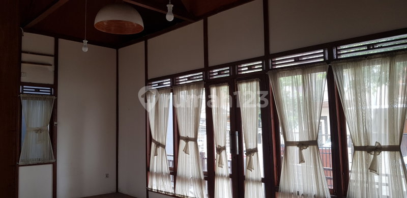 House for rent in West Jakarta, Indonesia · Kembangan · 3 rooms, 3 baths