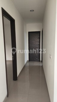 House for rent in North Jakarta, Indonesia · Penjaringan · 4 rooms, 5 baths