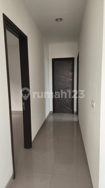 House for rent in North Jakarta, Indonesia · Penjaringan · 4 rooms, 5 baths