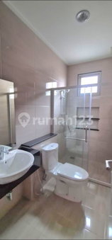 House for rent in North Jakarta, Indonesia · 4 rooms, 4 baths
