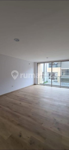 House for rent in North Jakarta, Indonesia · 4 rooms, 4 baths