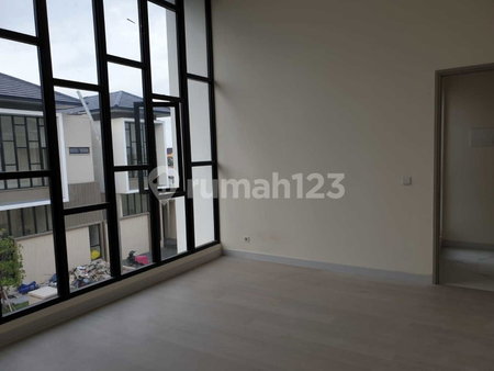 House for rent in Tangerang, Indonesia · Riding · 4 rooms, 4 baths