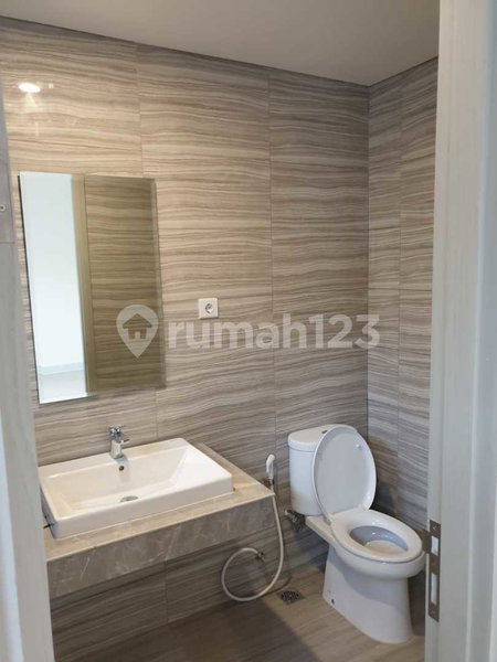 House for rent in Tangerang, Indonesia · Riding · 4 rooms, 4 baths