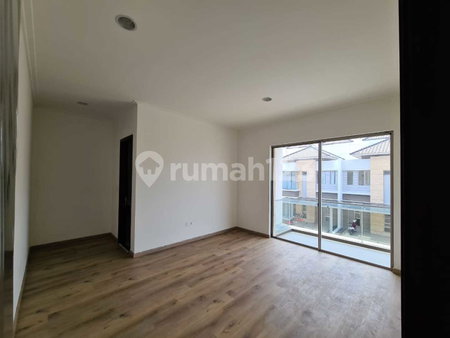 House for rent in Tangerang, Indonesia · Riding · 3 rooms, 3 baths