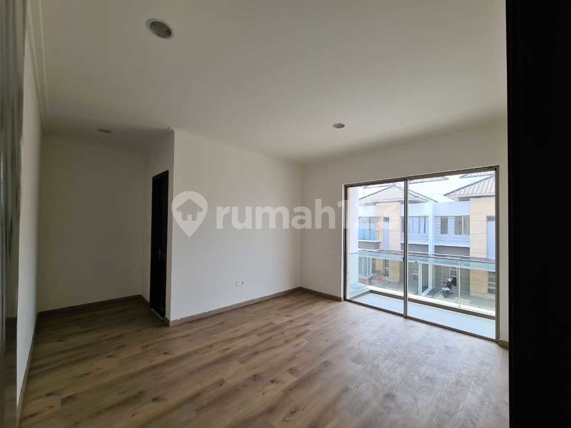 House for rent in Tangerang, Indonesia · Riding · 3 rooms, 3 baths