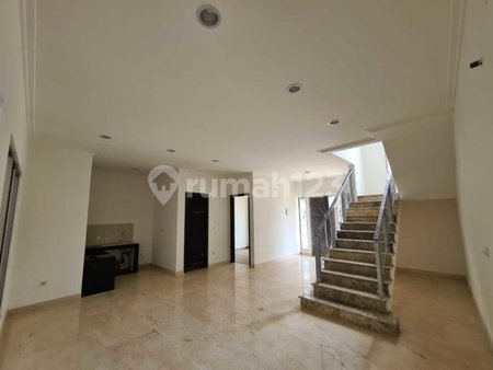 House for rent in Tangerang, Indonesia · Riding · 3 rooms, 3 baths