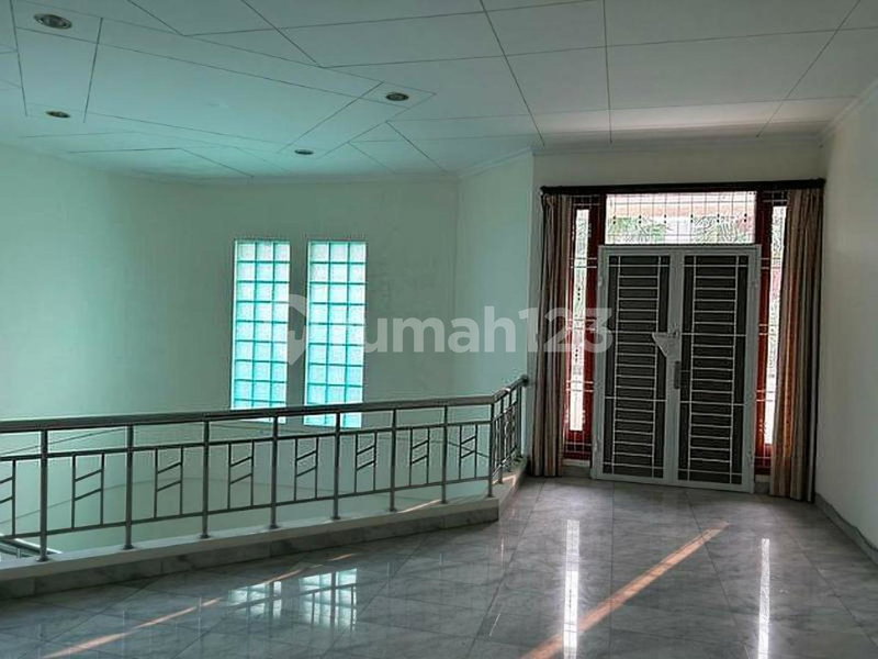 House for rent in Denpasar, Indonesia · Pedungan · 4 rooms, 3 baths