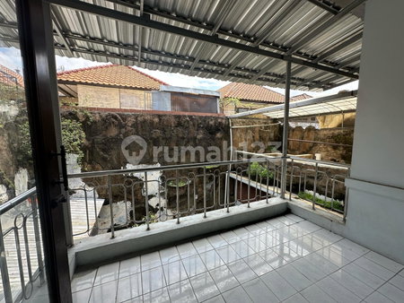 House for rent in Denpasar, Indonesia · Pedungan · 4 rooms, 3 baths