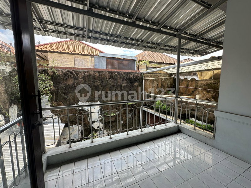 House for rent in Denpasar, Indonesia · Pedungan · 4 rooms, 3 baths