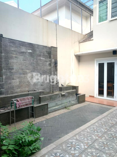House for rent in Denpasar, Indonesia · Pedungan · 5 rooms, 4 baths