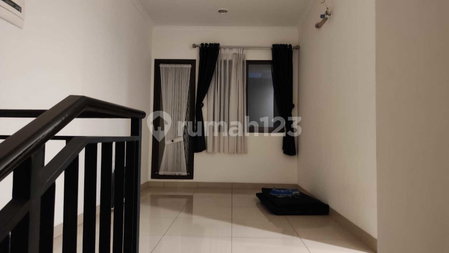 House for rent in Surabaya, Indonesia · 5 rooms, 4 baths