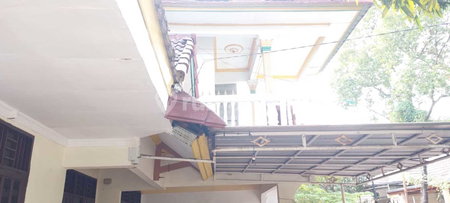 House for rent in Tangerang, Indonesia · Sukasari · 5 rooms, 3 baths