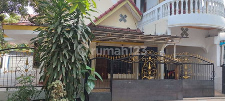 House for rent in Tangerang, Indonesia · Sukasari · 5 rooms, 3 baths