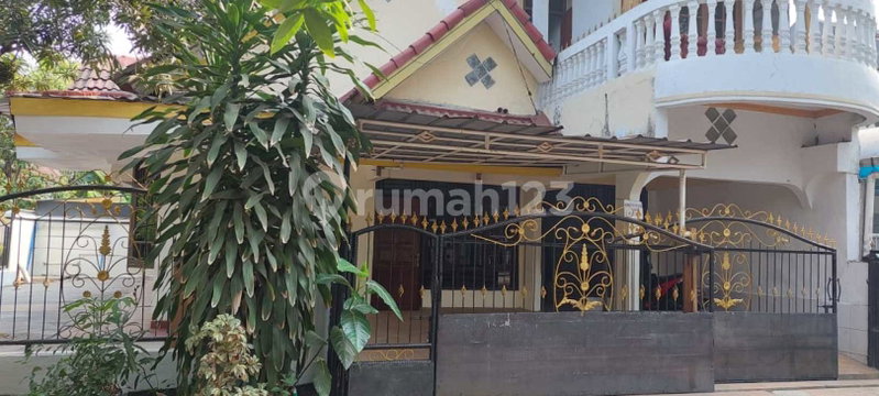 House for rent in Tangerang, Indonesia · Sukasari · 5 rooms, 3 baths