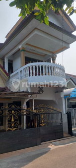 House for rent in Tangerang, Indonesia · Sukasari · 5 rooms, 3 baths