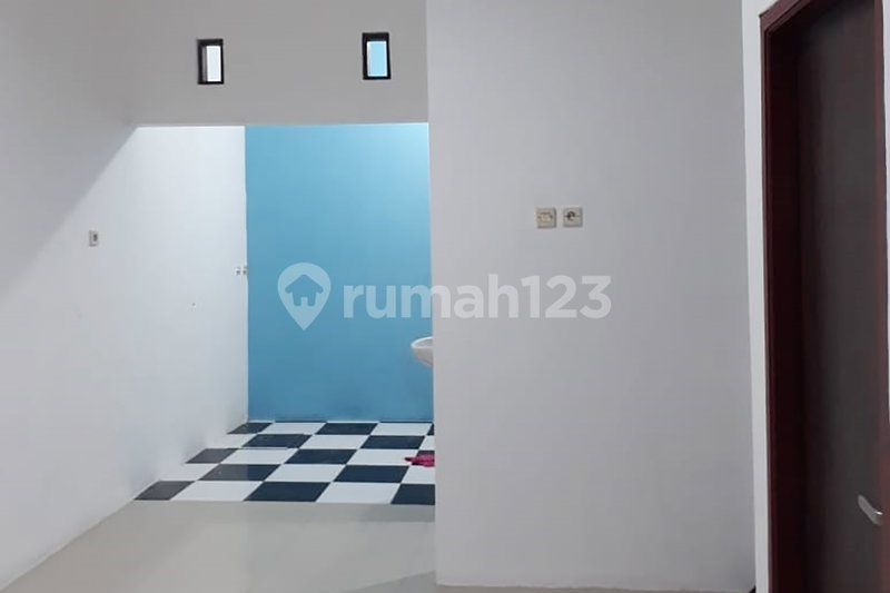 House for rent in Tangerang, Indonesia · Riding · 2 rooms, 1 bath