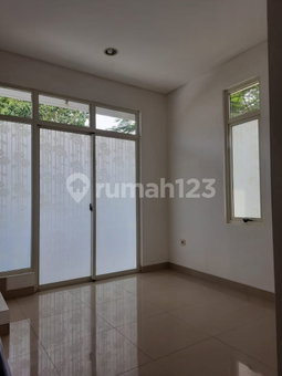 House for rent in North Jakarta, Indonesia · Penjaringan · 3 rooms, 3 baths