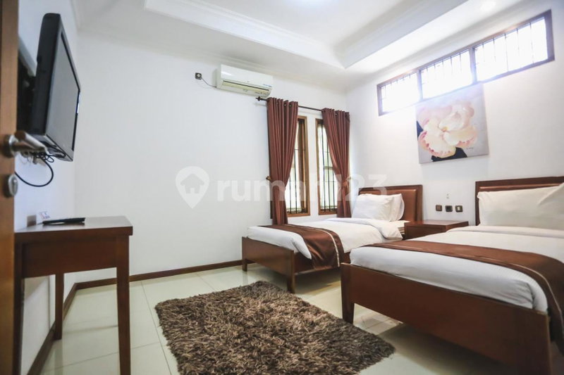 House for rent in Surabaya, Indonesia · 5 rooms, 4 baths
