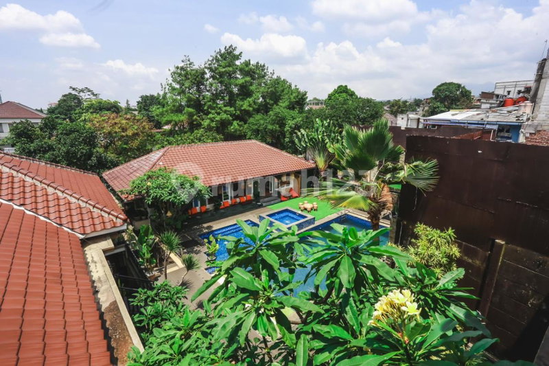 House for rent in Surabaya, Indonesia · 5 rooms, 4 baths