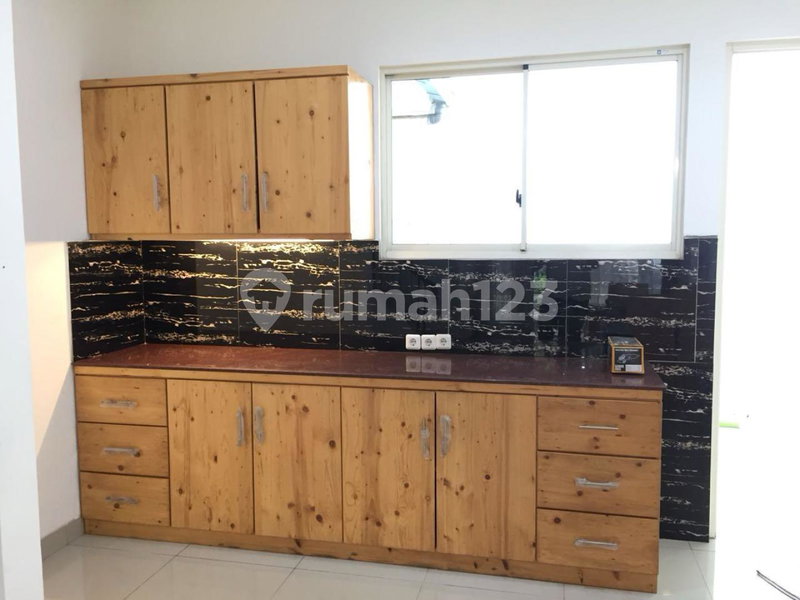 House for rent in Surabaya, Indonesia · 3 rooms, 2 baths