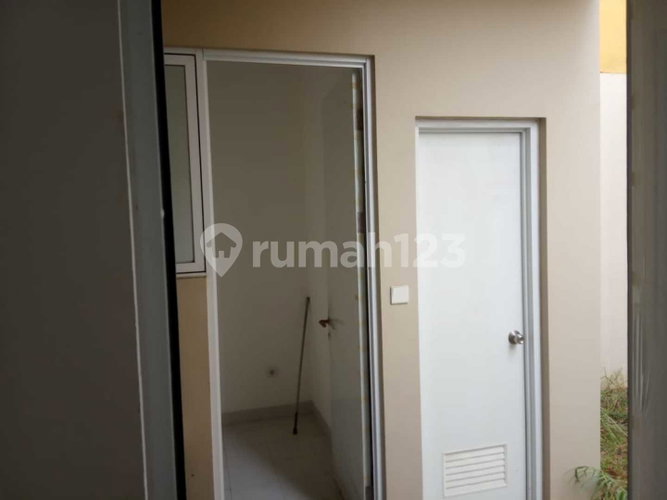 House for rent in Surabaya, Indonesia · 4 rooms, 3 baths