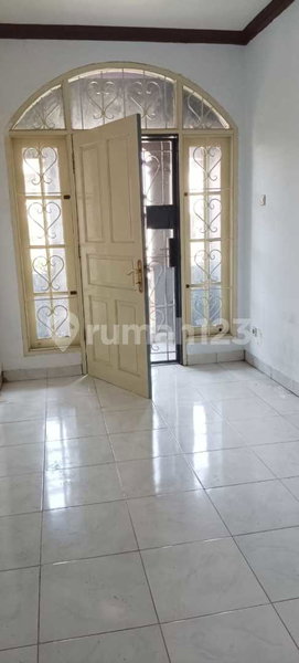 House for rent in North Jakarta, Indonesia · Penjaringan · 2 rooms, 4 baths