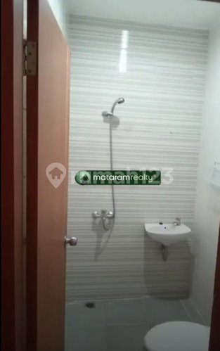 House for rent in Surabaya, Indonesia · 4 rooms, 4 baths