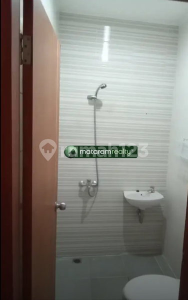 House for rent in Surabaya, Indonesia · 4 rooms, 4 baths