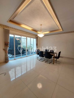 House for rent in Malang, Indonesia · RW 04 Kel. Kedungkandang, District. Kedungkandang · 6 rooms, 4 baths