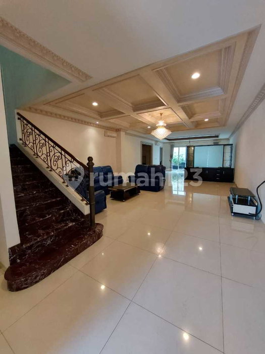 House for rent in Malang, Indonesia · RW 04 Kel. Kedungkandang, District. Kedungkandang · 6 rooms, 4 baths