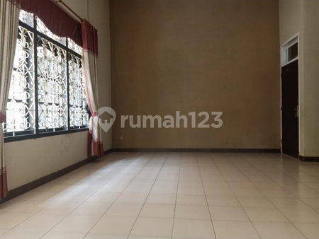 House for rent in Semarang, Indonesia · Pedurungan · 7 rooms, 4 baths