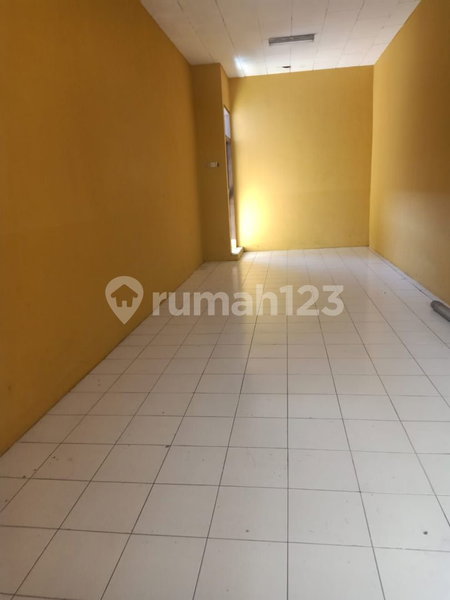 House for rent in Semarang, Indonesia · Pedurungan · 7 rooms, 4 baths