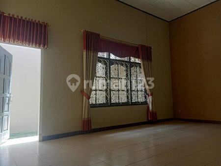 House for rent in Semarang, Indonesia · Pedurungan · 7 rooms, 4 baths